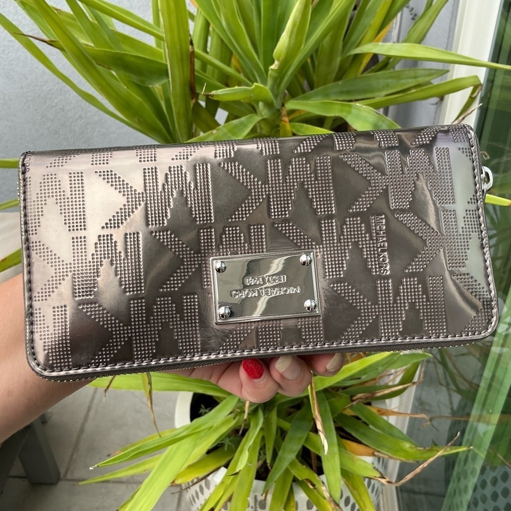 Michael Kors Signature Metallic Silver Zip Around Clutch Wallet Accordion Style